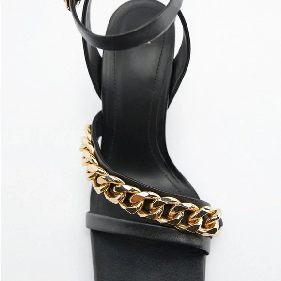 HEELED LEATHER SANDALS WITH CHAIN DETAIL - Picture 5 of 12